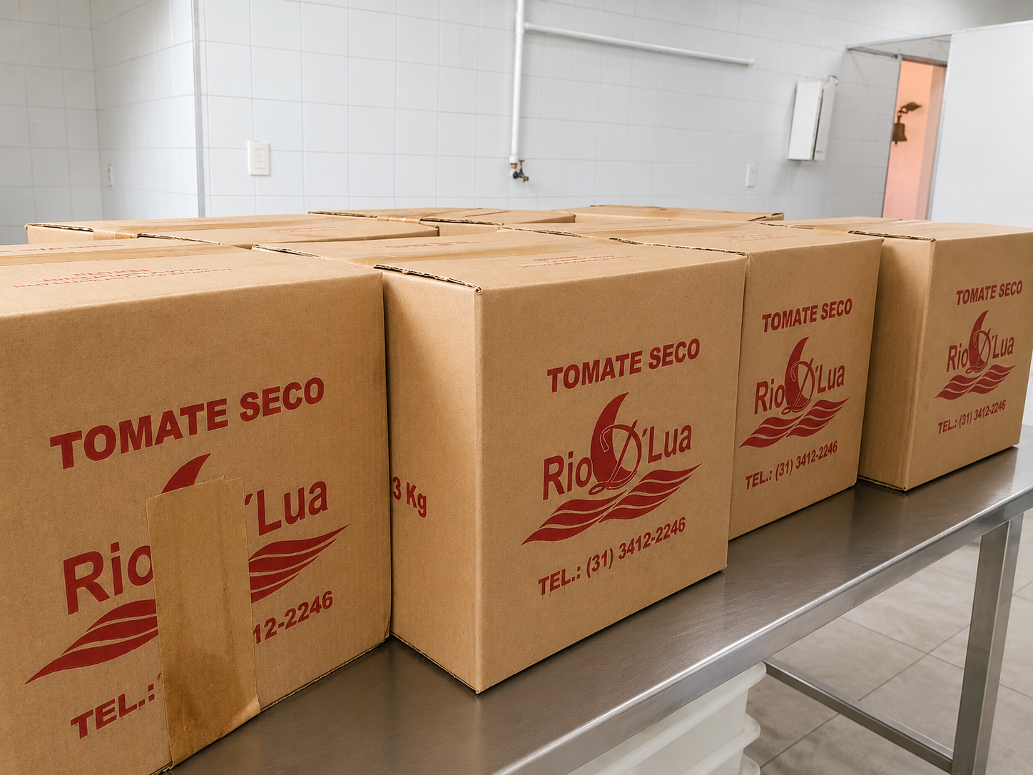 Caixas de tomate seco Rio D'Lua prontas para entrega